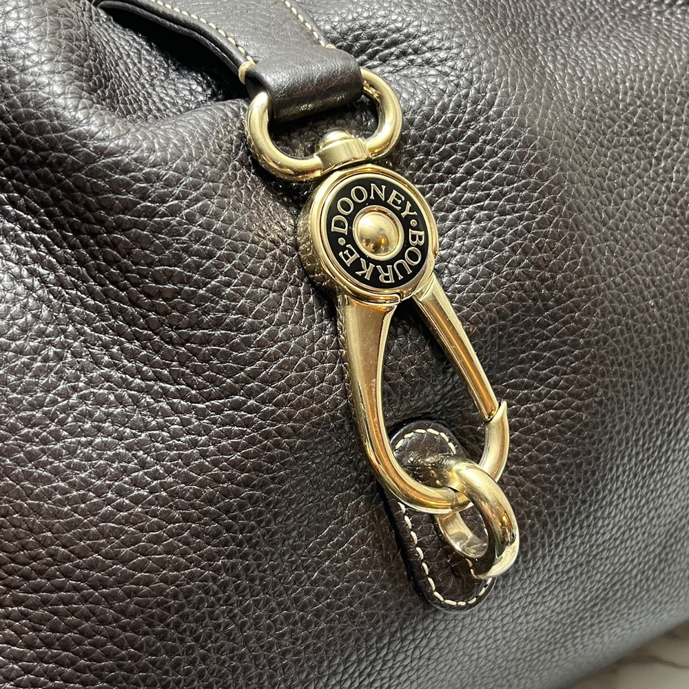 Dooney & Bourke Belvedere Logo Lock shoulder bag in black pebbled leather. W/COA - Picture 6 of 14